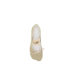 Ballerines brodées avec talon bloc en cuir