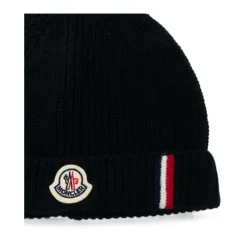 Bonnet en laine à bordure tricolore