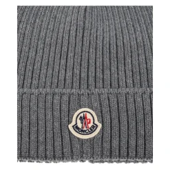 Casquette avec écusson logo