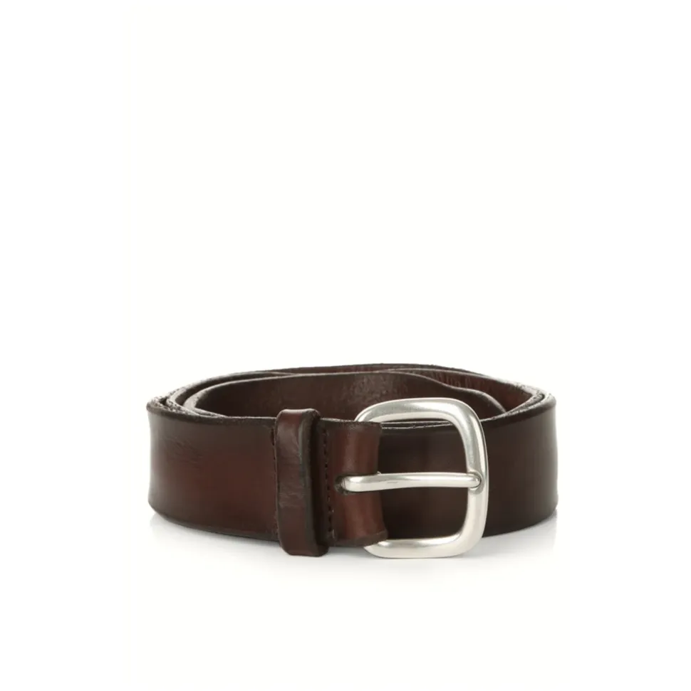 Ceinture en cuir avec boucle argentée