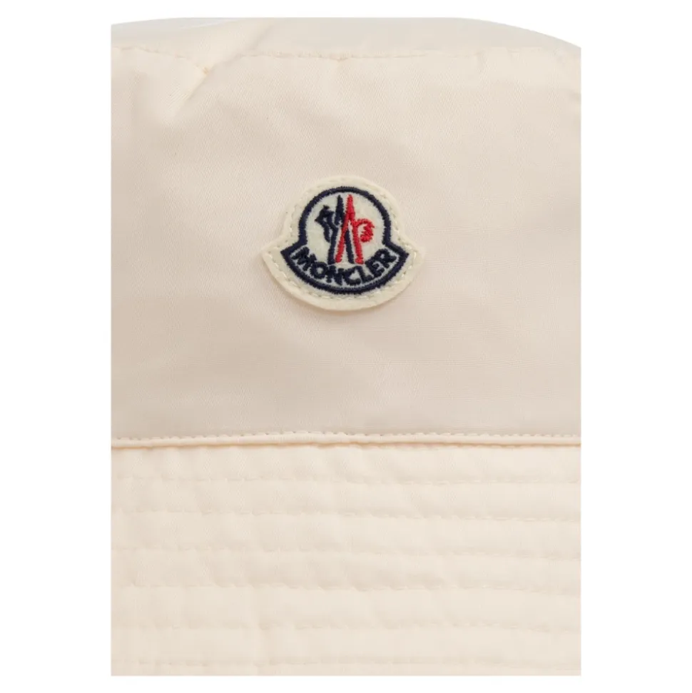 Chapeau avec écusson logo