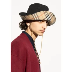 Chapeau en coton avec liens