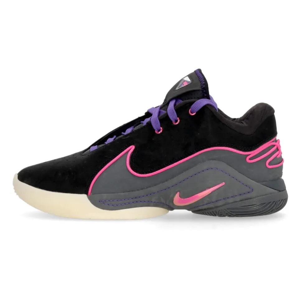 Chaussure de basket Lebron XXII