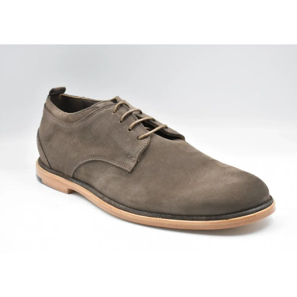Chaussure à lacets