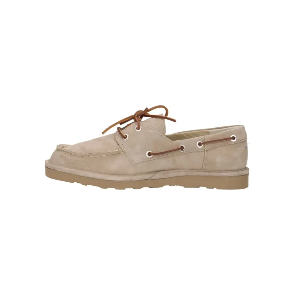 Chaussure à lacets