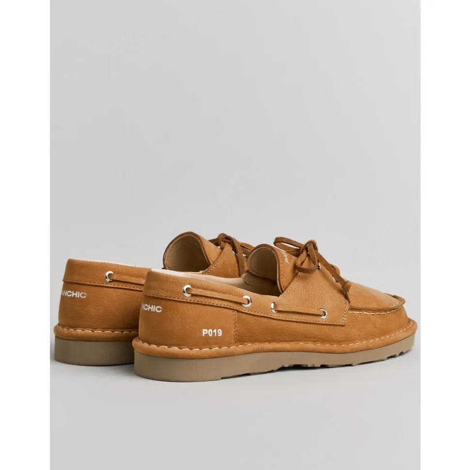 Chaussure à lacets