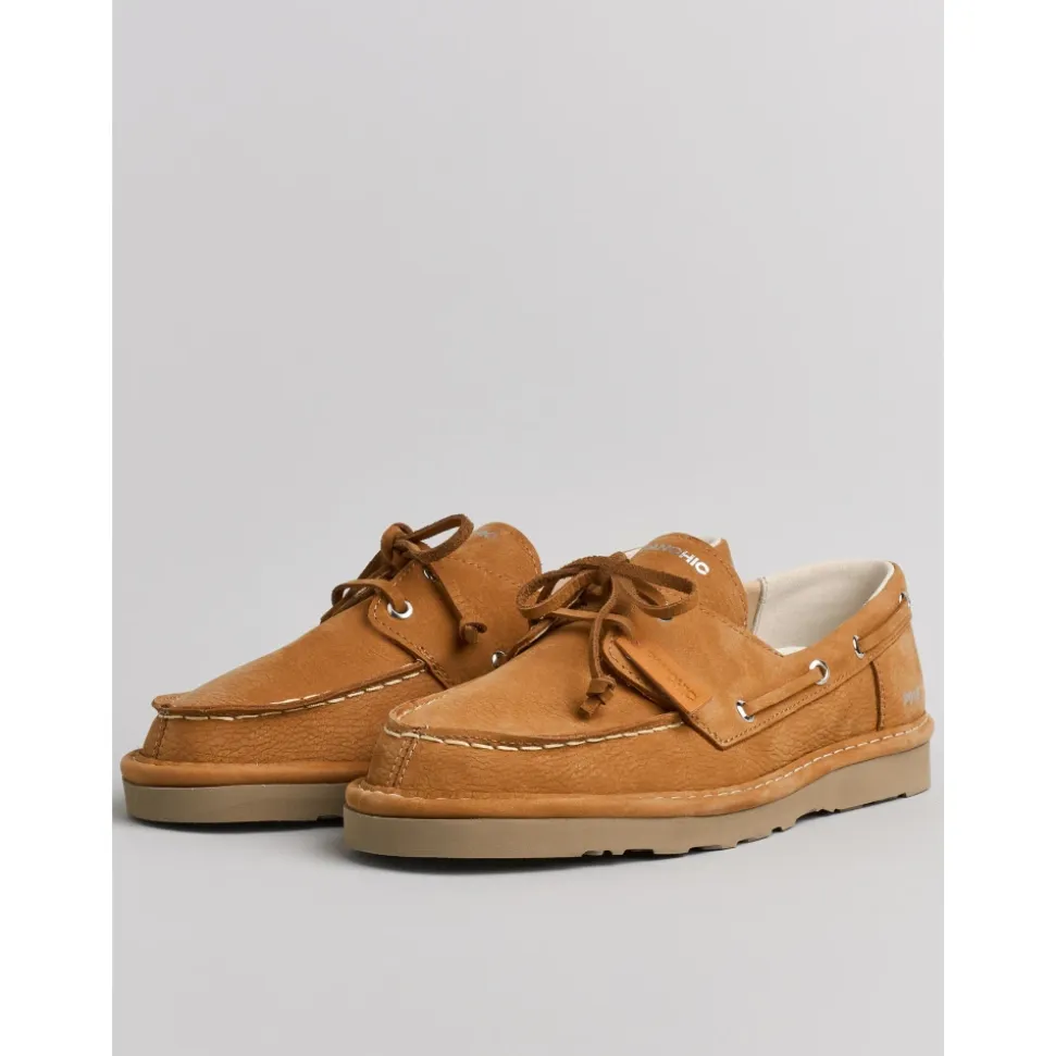 Chaussure à lacets