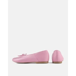 Chaussures et accessoires uniques et élégants