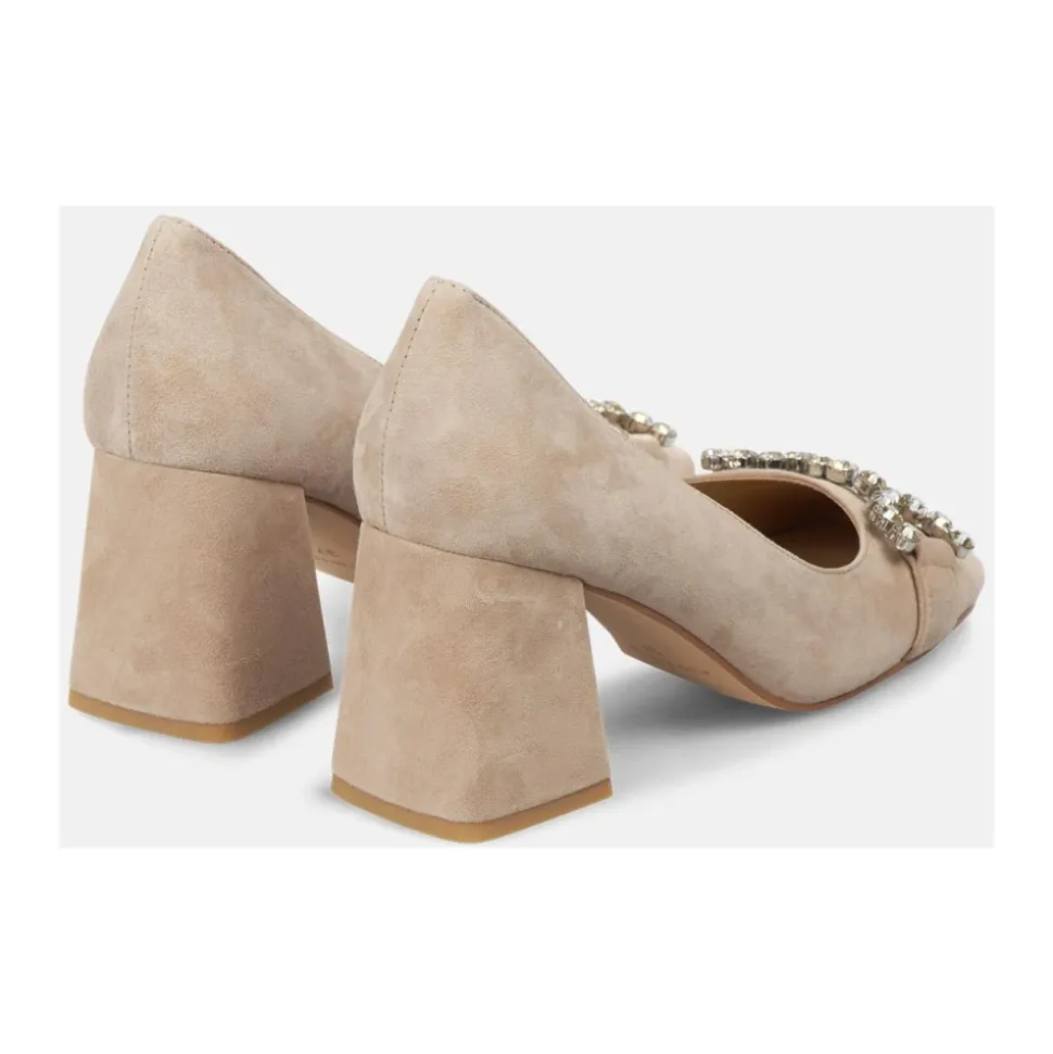 Chaussure à étrier avec perles