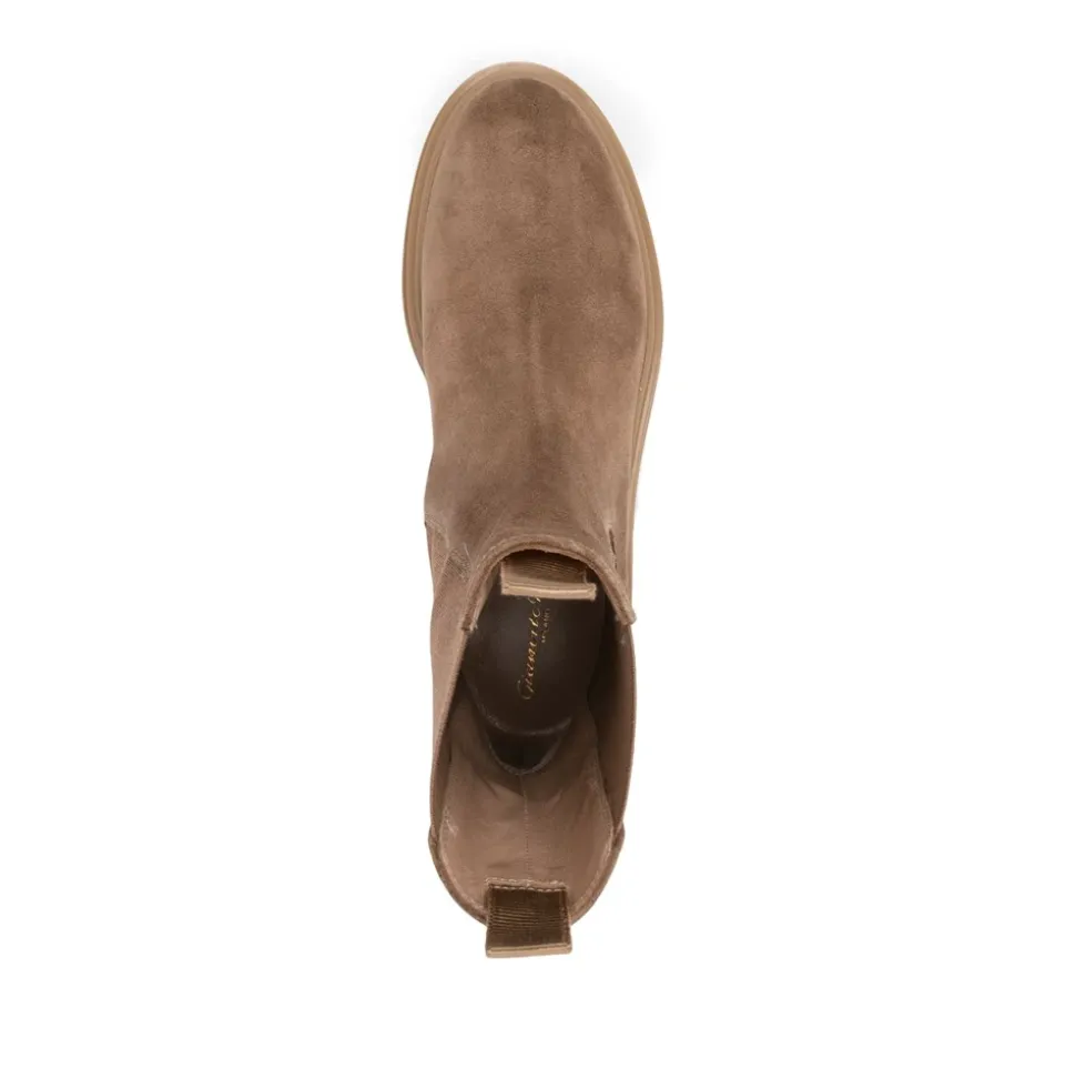 Chelsea Boots