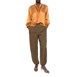 Chemise boutonnée devant finition satinée