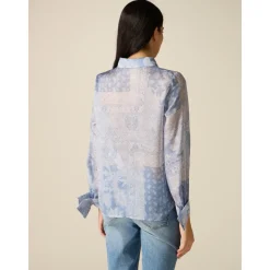Chemise satinée à imprimé foulard