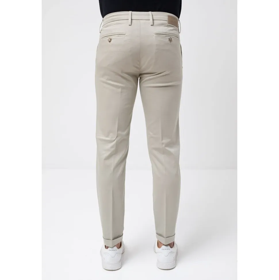 Chinos avec revers style MUCHA