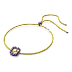 Collier avec pendentif coussin