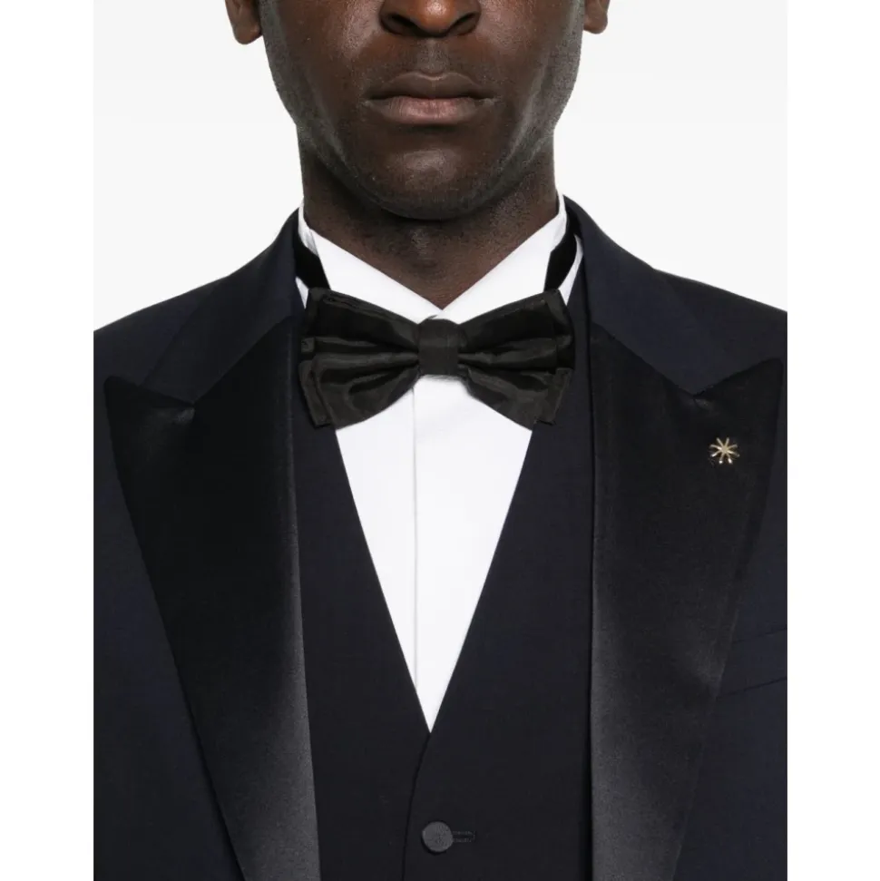 Costume à un bouton