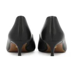 Escarpins noirs en cuir à petit talon