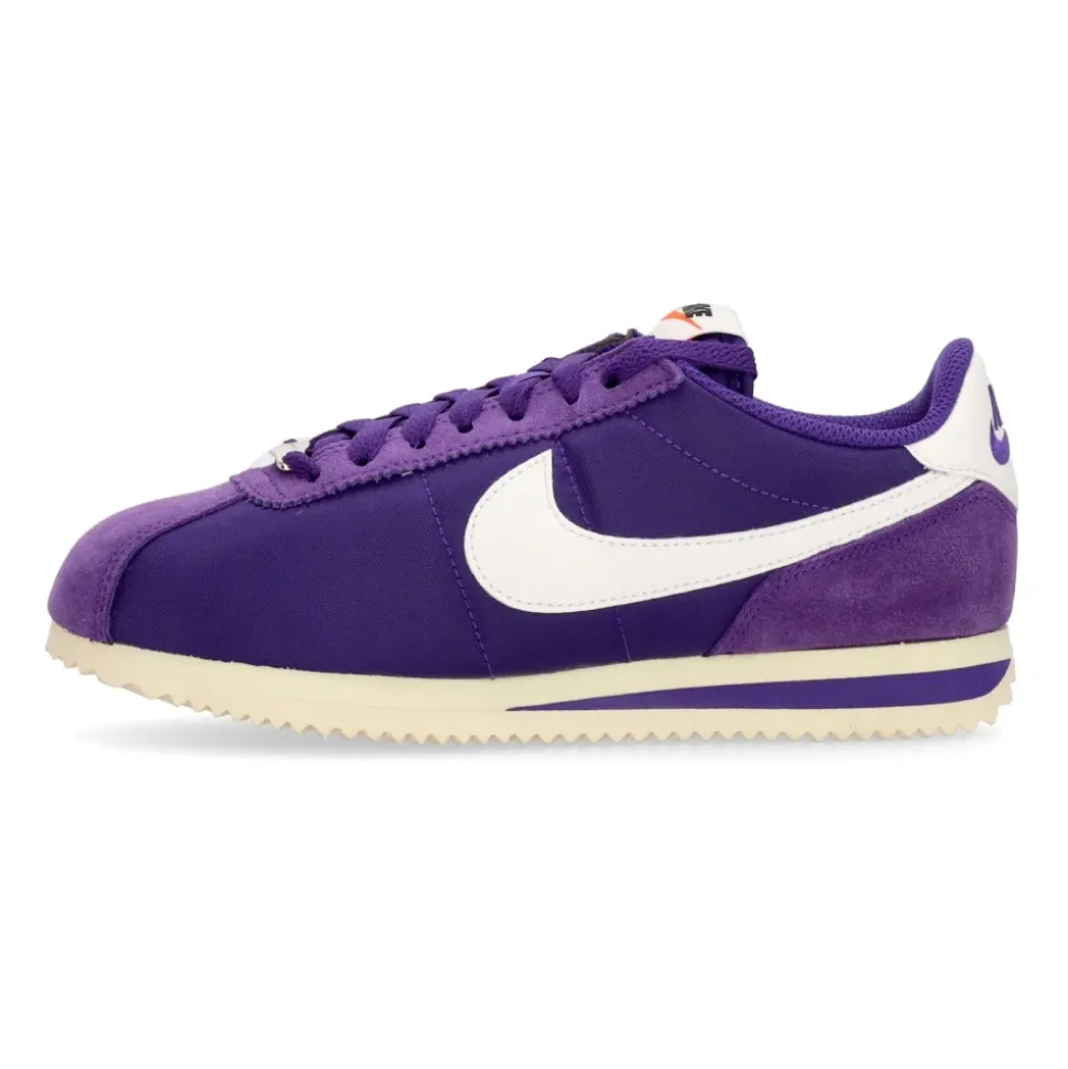 Field Low Cut Sneakers