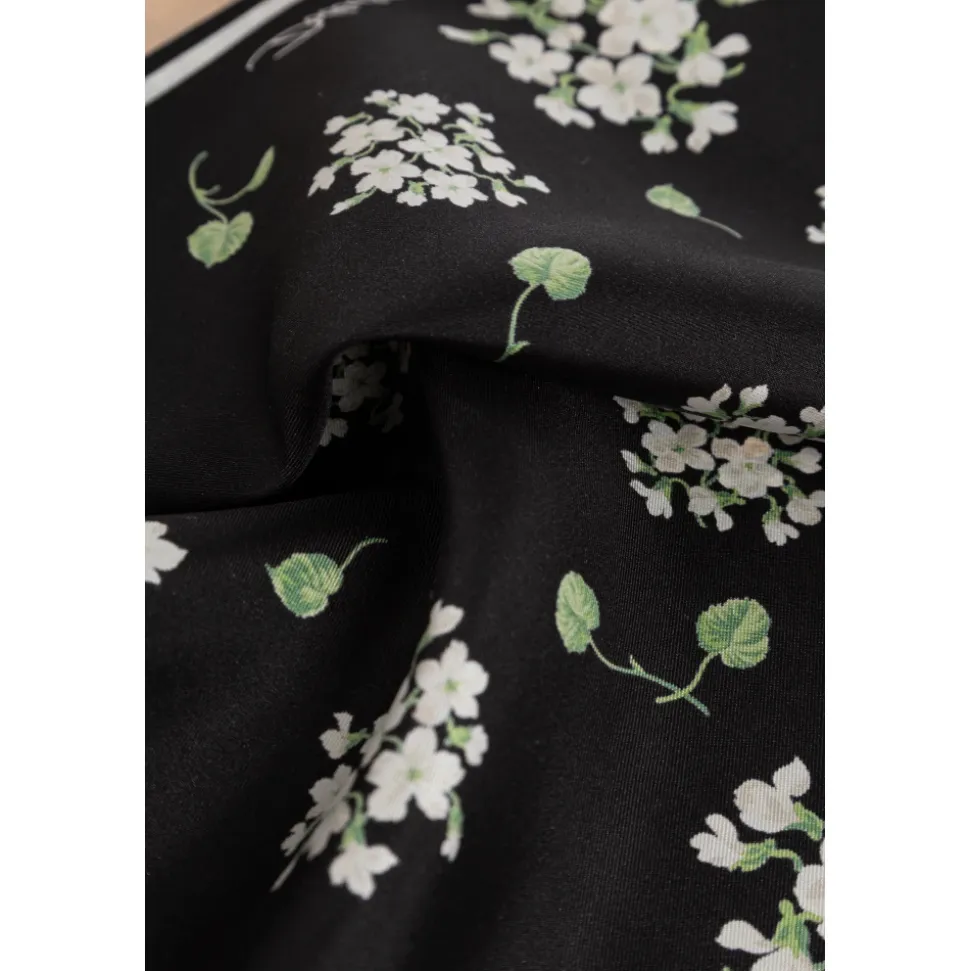 Foulard en twill de soie à imprimé floral