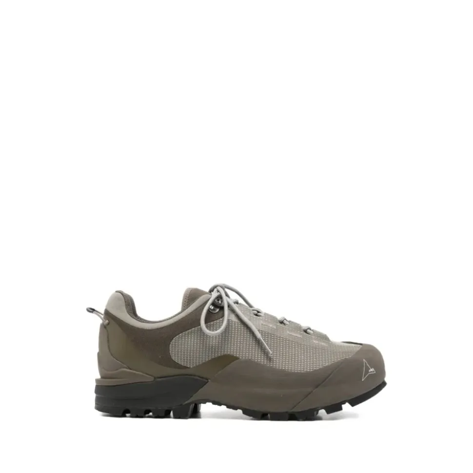 Hida Low Top Sneakers