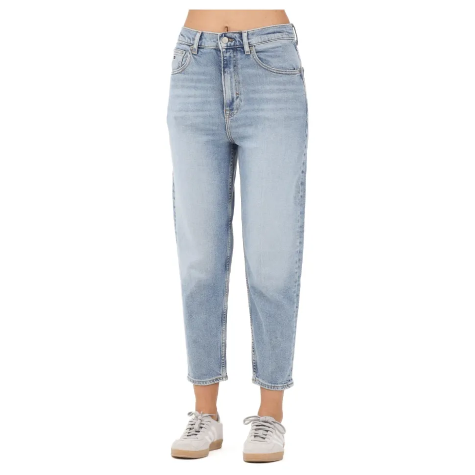 Jean Mom fuselé taille ultra-haute