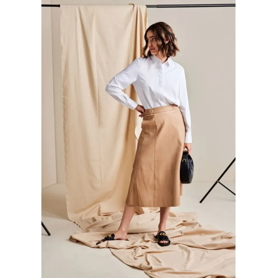 Jupe longue en cuir forme A Latte