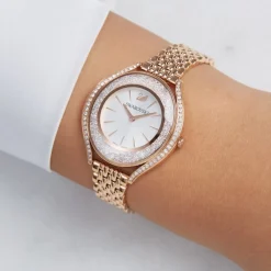 Élégante Montre en Cristal Rose Doré