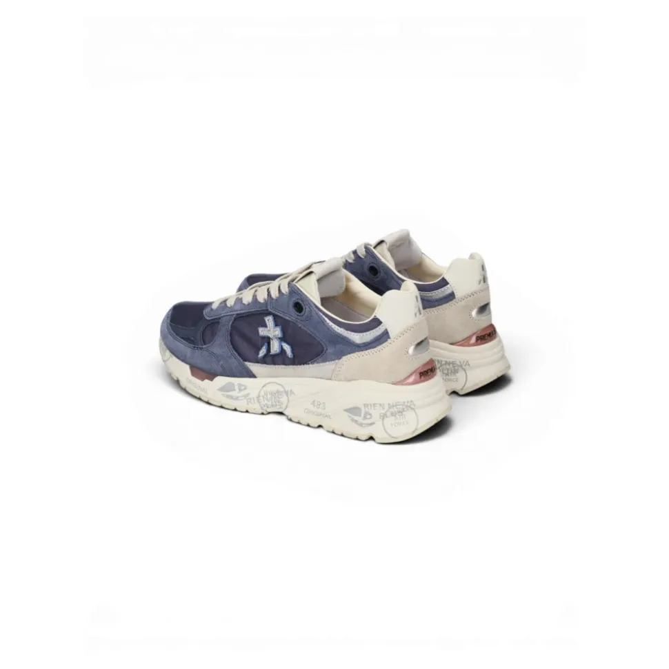 Mased Sneakers