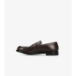 Mocassin avec masque et couture