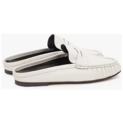 Mules plates en cuir blanc laiteux à bout fermé Estro ER00119866 pour femme