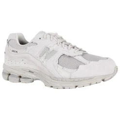 2002R Sneakers