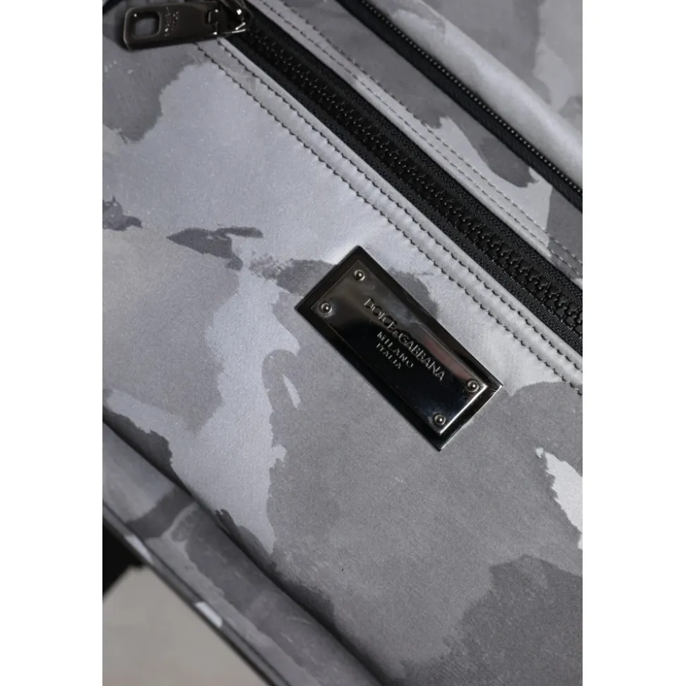 Sac à dos gris camouflage avec logo