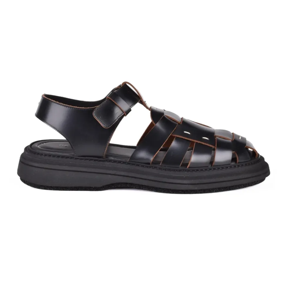 Sandale en cuir avec semelle en caoutchouc