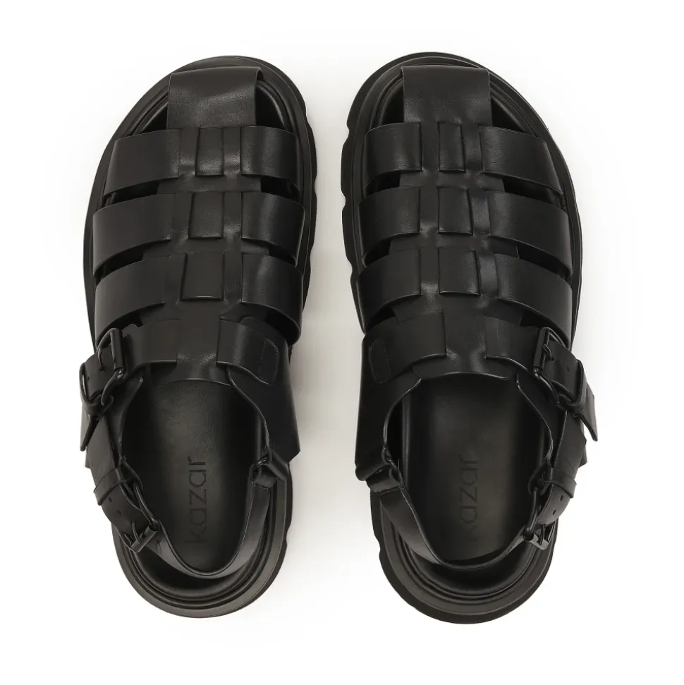 Sandales noires en cuir avec orteils couverts