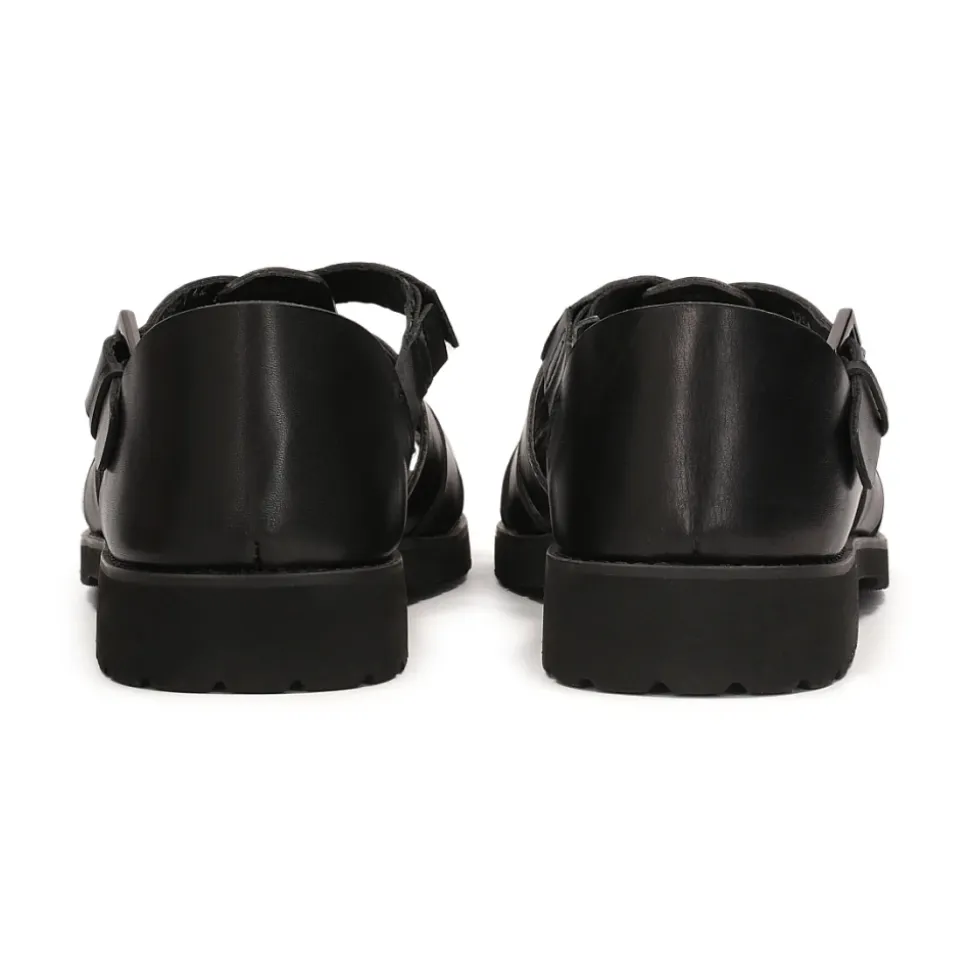 Sandales noires pour hommes avec un talon couvert et un orteil.Ce produit taille grand.