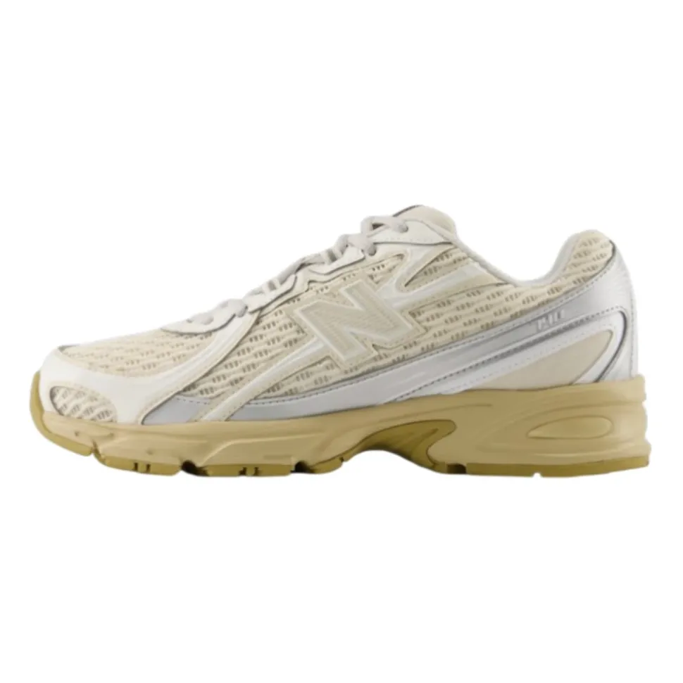 740 Sneakers