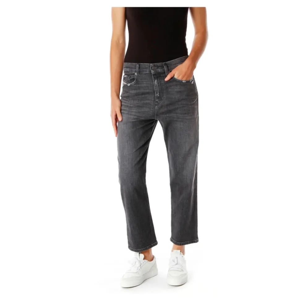 Straight Jeans