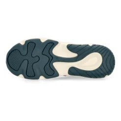 Tech Hera Low Sneaker