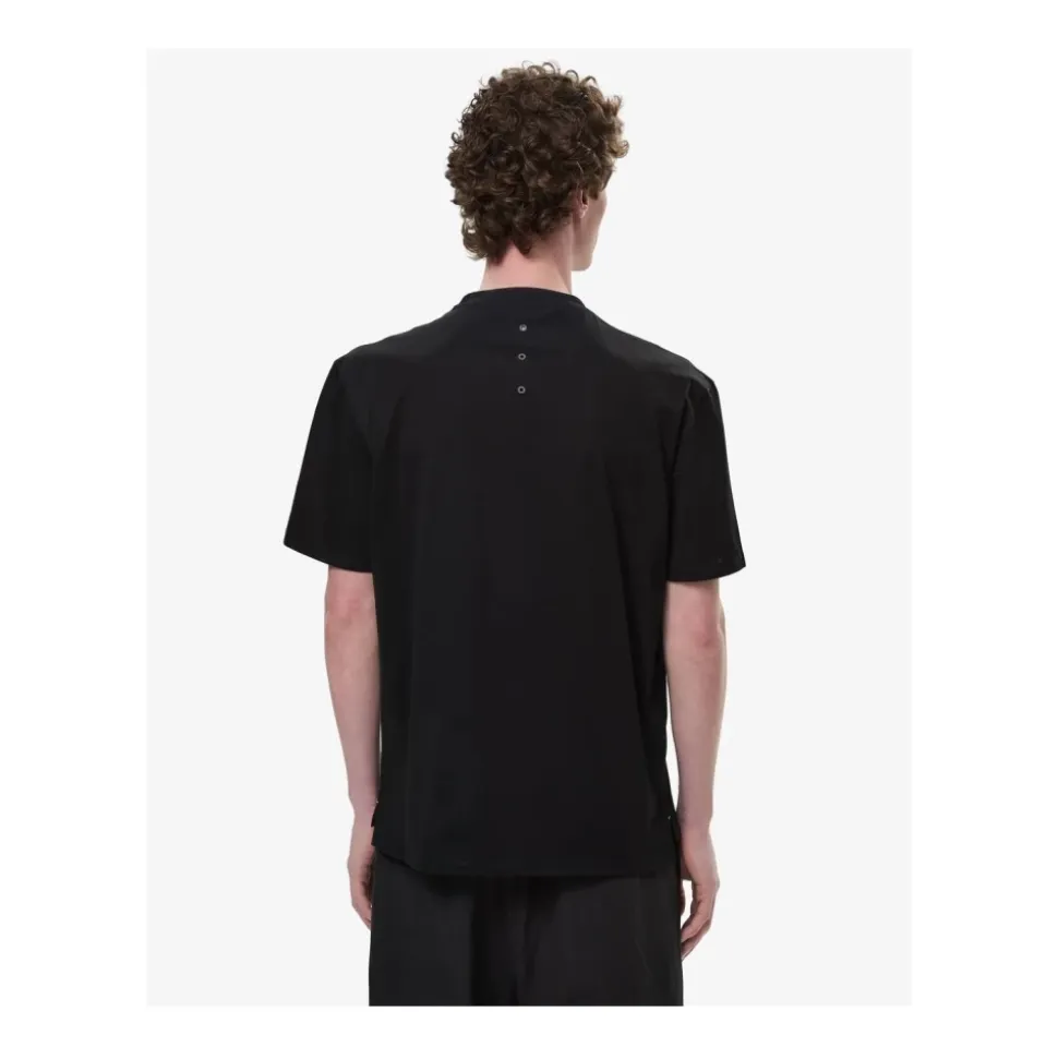 T-shirt noir avec logo central