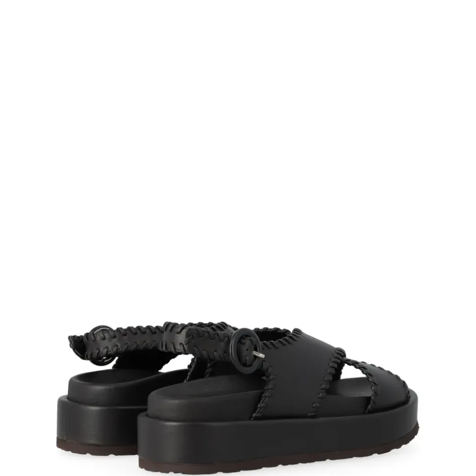 Ursula Sandal
