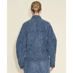 Veste en Coton Bleu avec une Touche Moderne
