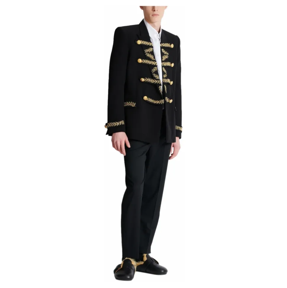 Veste en crêpe brodé