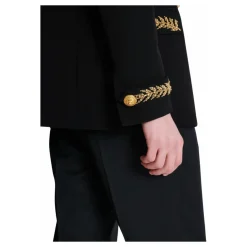Veste en crêpe brodé