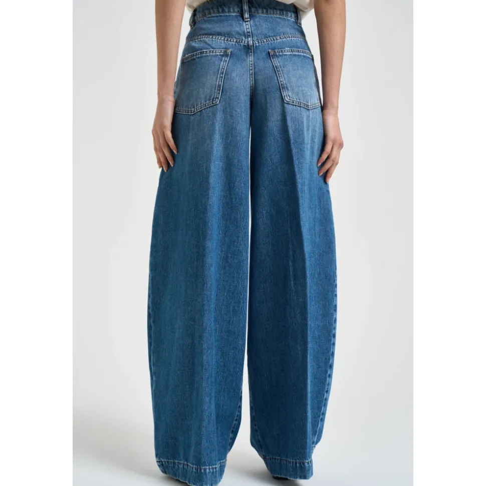 Zachary Jeans